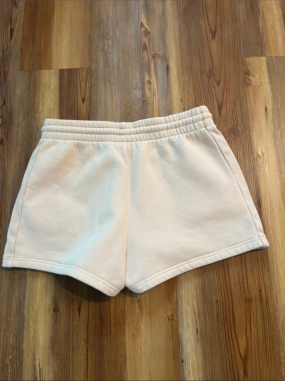 Aritzia Boyfriend Fit Cozy Fleece Shorts - Light Beige